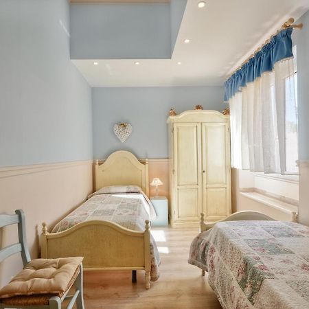 La Bouganville Holiday House 아그로폴리 외부 사진
