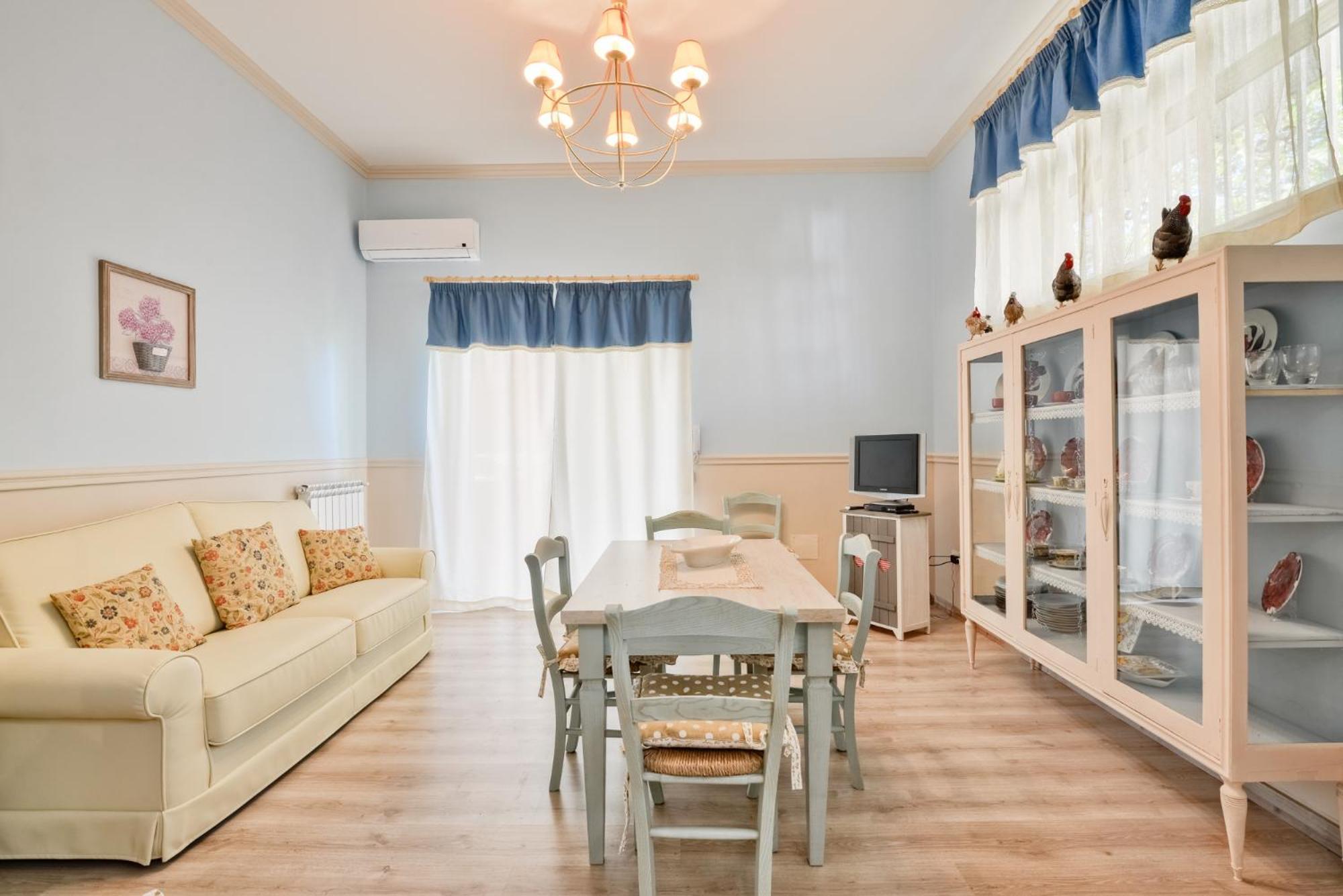 La Bouganville Holiday House 아그로폴리 외부 사진